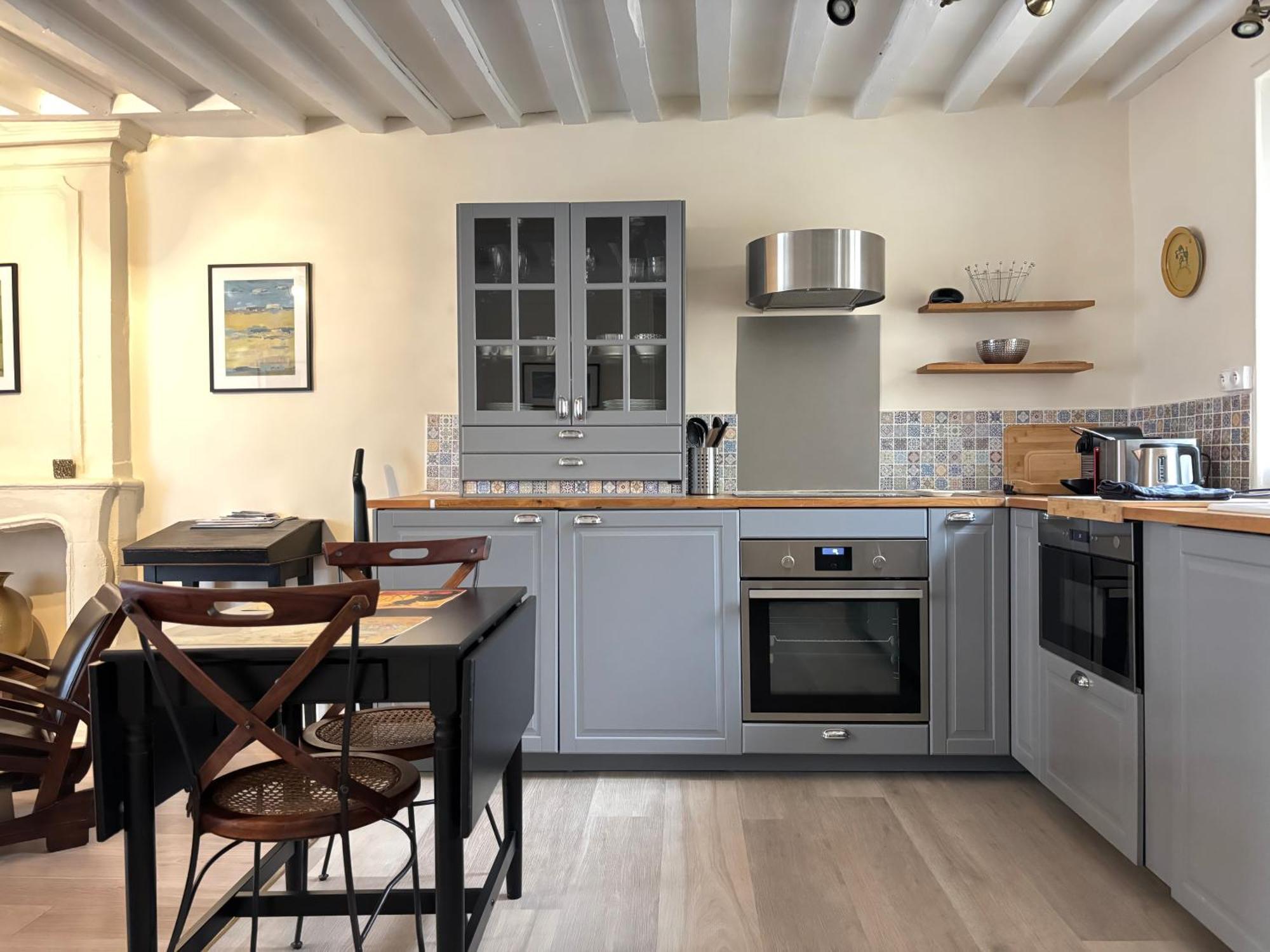 Les Remparts Apt Spacieux 1 Er Etage Renove Joliment Decore Bien Equipe Plein Centre Bayeux Proche Plages Du Debarquement Parking Gratuit A Proximite Экстерьер фото